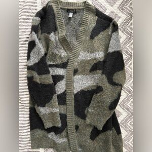 Bloomingdale’s Aqua brand cardigan sweater. Size medium.